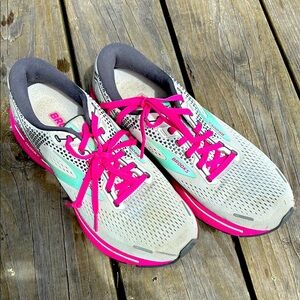 Brooks Ghost 14 Running Shoes with Breathable Mesh